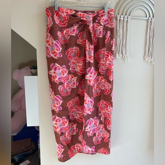 LOFT Skirt - Picture 4 of 9